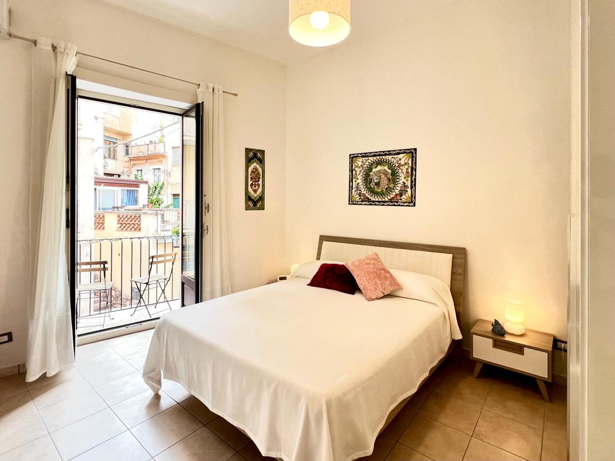 Apartment La Piazzetta - *
